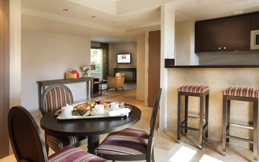 Residence Hoteliere 4 Etoiles Les Mas Du Grand Vallon Mougins Dış mekan fotoğraf